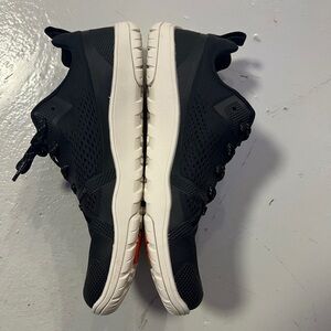 Pull Top Wide Toe Box Athletic Shoes